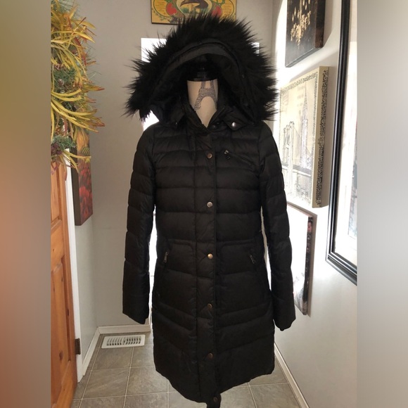 Vero Moda Jackets & Blazers - Black Women's Quilted Long Puffer Coat with Faux Fur Hood
Brand: Vero Moda